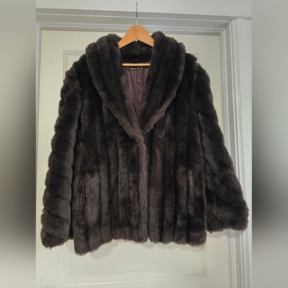 VINTAGE 1980's Luxurious Faux Beaver Fur Coat - Dark Brown